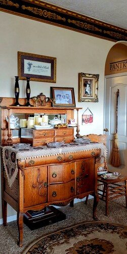 Rent "The ABBY" bedroom @ The Winchester House for your activities in St. George