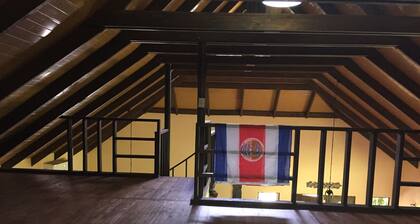 Private, quiet home outside of busy La Fortuna, near hot springs!