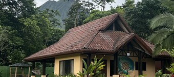 Private, quiet home outside of busy La Fortuna, near hot springs!