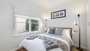 4 bedrooms, iron/ironing board, free WiFi, bed sheets