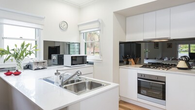Hillside House - holiday home