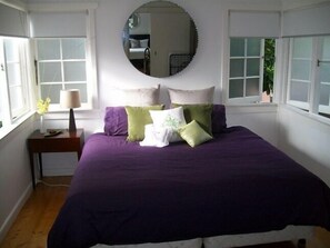 2 habitaciones, tabla de planchar con plancha y cuna de viaje 