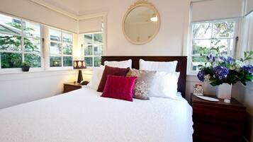 2 bedrooms, iron/ironing board, travel cot, free WiFi