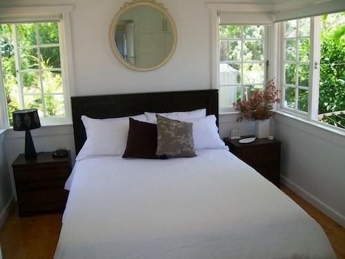 マンリーサンシャインコテージ-静かな家族の隠れ家