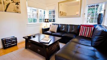 Smart TV, Netflix, DVD player, books