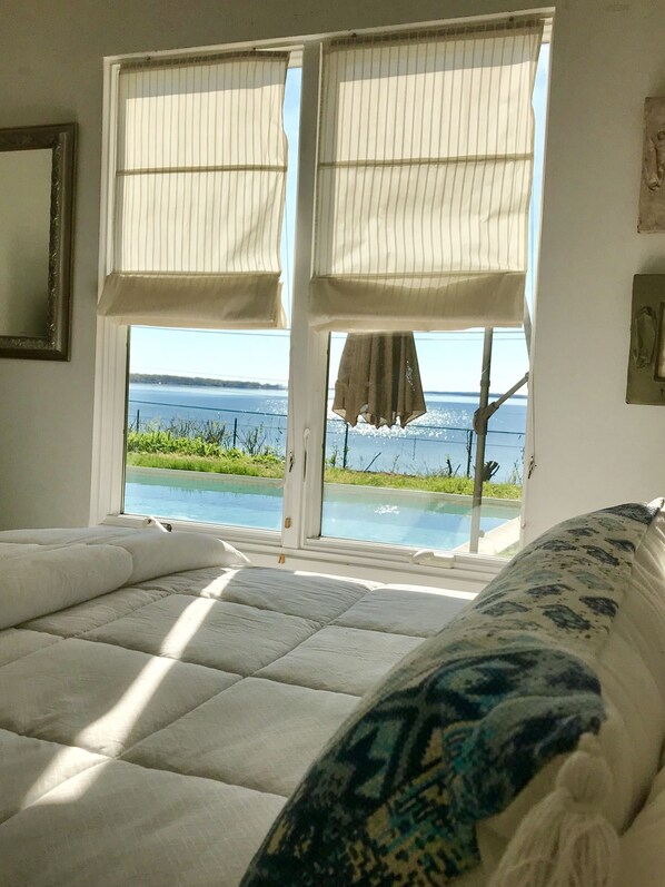 4 bedrooms, iron/ironing board, WiFi, bed sheets - Perfect vacation home! World Class Sunsets!  (Bay Point)