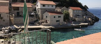 Lucica på Lastovo Beachfront House # 2 med luftkondisjonering og WIFI