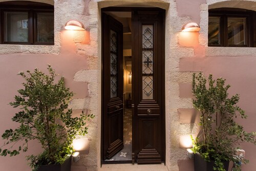 Historic restored 2-bedroom home in Old Town Chania, luxury & comfort