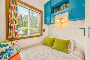 Bureau, fer et planche à repasser, Wi-Fi, draps fournis