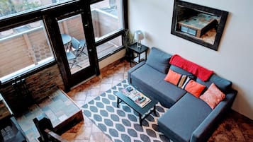 Televisión, chimenea, Netflix y Hulu