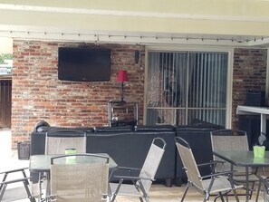 屋外ダイニングエリア