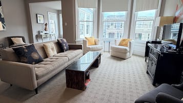 Flat-screen TV, DVD player, stereo, offices
