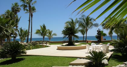 La Jolla De Los Cabos on the ocean!