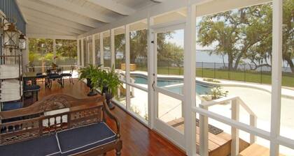 Magical Waterfront Home,Sunsets, Guest House, Beach, Dock, game room, Playground