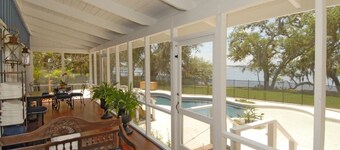 1 1/2 Acre Intercoastal Accueil w / Guest House, Trail, Plage, Port, aire de jeu