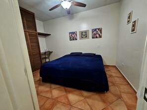 2 bedrooms, desk, iron/ironing board, WiFi