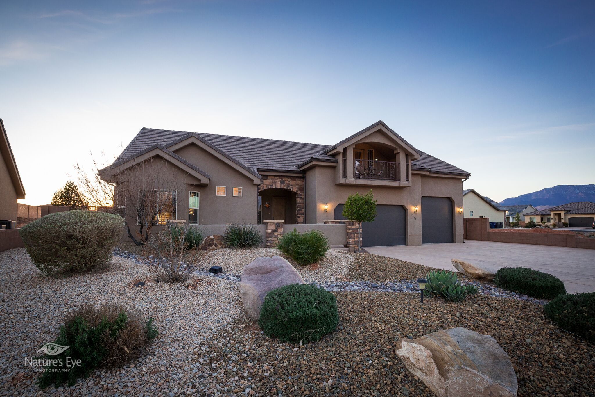 Spacious 3000 sq ft Home Parking galore Next to Sand Hollow Reservoir A+location