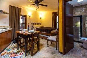 Fer et planche à repasser, Wi-Fi gratuit, draps fournis