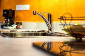 冰箱、微波炉、炉灶、茶具/咖啡用具