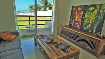 TV, biblioteca musical, videoteca