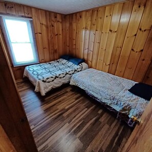 3 bedrooms, bed sheets