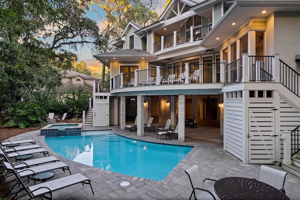 A heated pool - Southern Bliss on HHI: 10 Bedroom-Pool/Elevator/Palmetto Dunes Resort (Hilton Head Island)