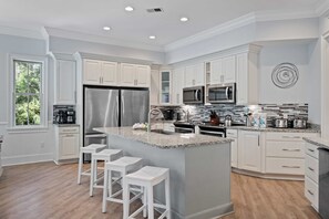 Fridge, microwave, oven, stovetop - Southern Bliss on HHI: 10 Bedroom-Pool/Elevator/Palmetto Dunes Resort (Hilton Head Island)