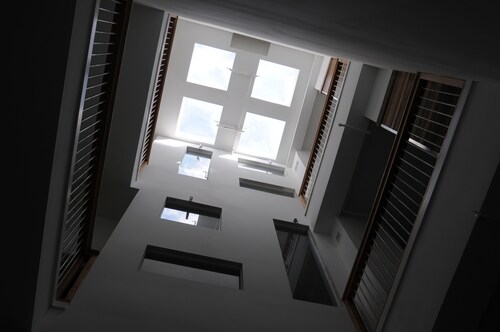 Heart of the Arts - New King Suite on West Broad Condo’s next to Quirk MCV VCU