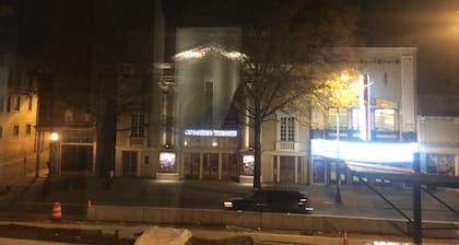 Heart of the Arts - New King Suite on West Broad Condo’s next to Quirk MCV VCU