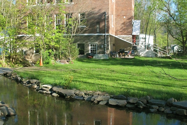 Enceinte de lâhĂ©bergement