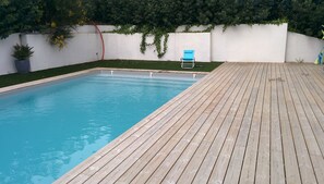 Outdoor pool, a heated pool - Villa with a sea view (Cap-Ferret)