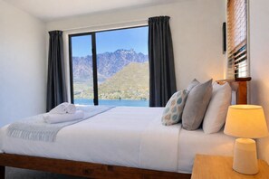 3 bedrooms, iron/ironing board, travel cot, free WiFi