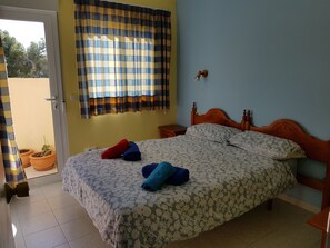 2 عدّة غرف نوم ومكواة/لوح كي وواي فاي مجانًا وملاءات أسرّة