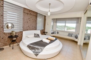 3 bedrooms, iron/ironing board, travel cot, free WiFi - Beautiful villa with private pool and stunning views, walkable to Sarigerme (Sarigerme)