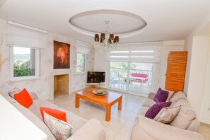 Smart TV, fireplace - Beautiful villa with private pool and stunning views, walkable to Sarigerme (Sarigerme)