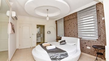 3 bedrooms, iron/ironing board, travel crib, free WiFi