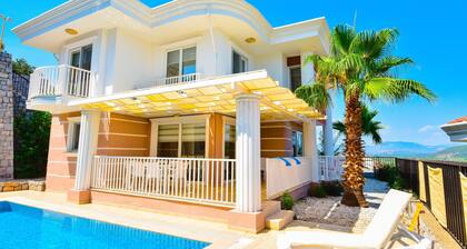 Wunderschöne Villa mit privatem Pool und herrlichem Blick, begehbar zu Sarigerme