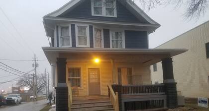 4 Bedroom, 1 Bath 3 Level Home 7 Blocks from Downtown Cedar Rapids