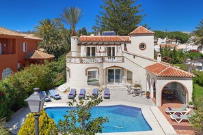 Exterior - Detached Holiday Villa with private swimming Pool in Marbella (Marbella)