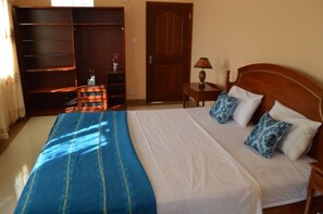 6 bedrooms, in-room safe, iron/ironing board, travel cot