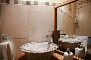 Shower, bidet, towels