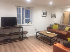 Living area - Stunning and Comfortable Apartment in Winchester (Winchester)
