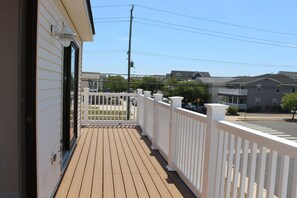 Terrace/patio - Sunny 4 BR, 2 BA Townhouse (Brigantine)