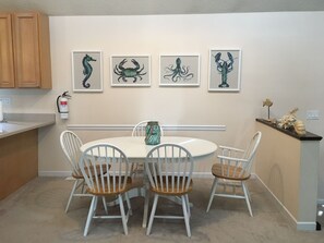 Dining - Sunny 4 BR, 2 BA Townhouse- June 30-July 4 available (Brigantine)