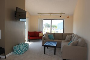 Smart TV - Sunny 4 BR, 2 BA Townhouse (Brigantine)