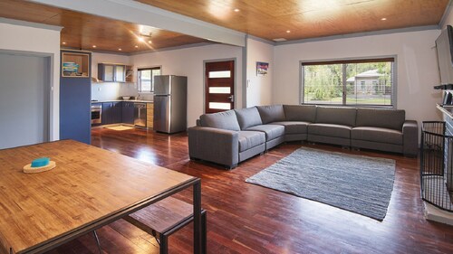 ROSE ON THE BEACH - relaxing beach hideaway