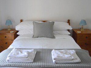 1 bedroom, iron/ironing board, free WiFi, bed sheets - Small, Select Development Of Holiday Cottages (Hartland, Bideford, Devon)