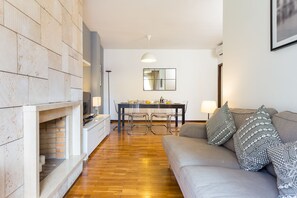 TV, fireplace, DVD player