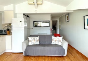 TV, stereo - At Central Lisbon, 5 minutes walking from Rossio (Lisboa)