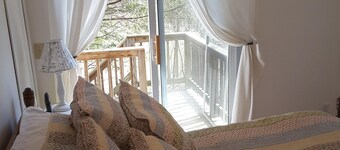 Charming  Cottage In The Catskills. Ski, Golf, Hike, Bike And More.